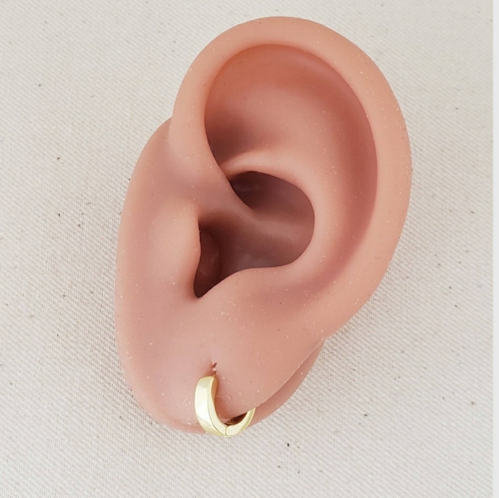 14K Gold Huggie Hoop Earrings